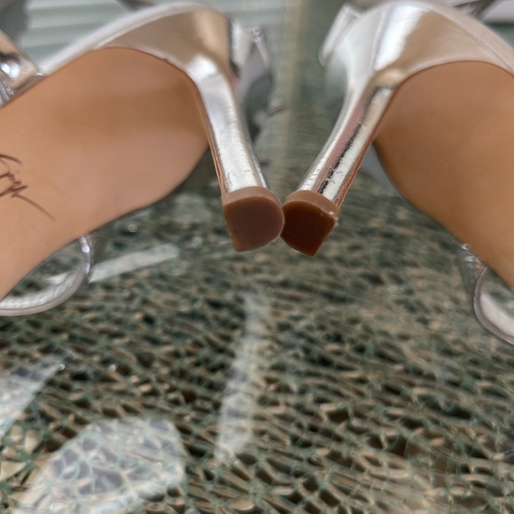 Giuseppe Zanotti Silver Leather Crystal Embellishments Gladiator Heels - Picture 14 of 15